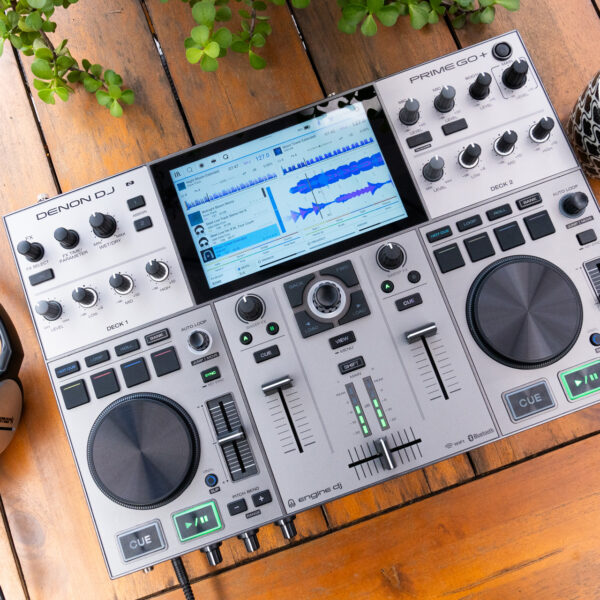 Denon DJ Prime GO+ contrôleur DJ tout-en-un : Avis, test complet, comparatif et guide d’achat 2024