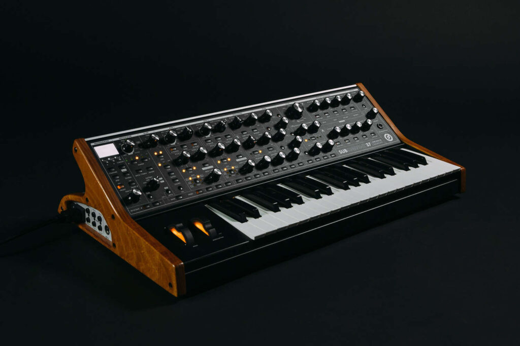 Moog Moog Subsequent 37